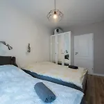 Luxury In -8- Free Parking Apartment