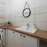 Luxury In -8- Free Parking Apartment *